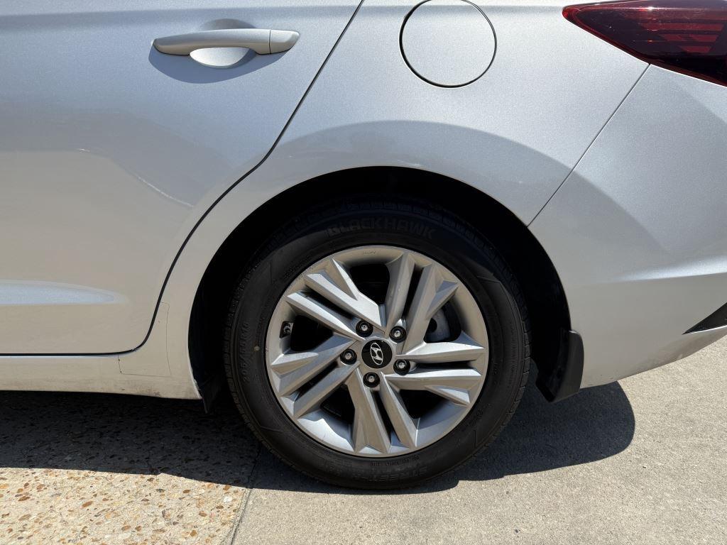 Hyundai Elantra  2020