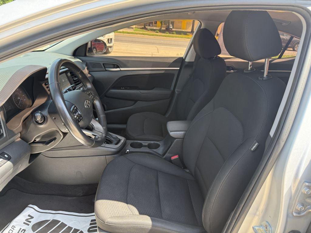 Hyundai Elantra  2020