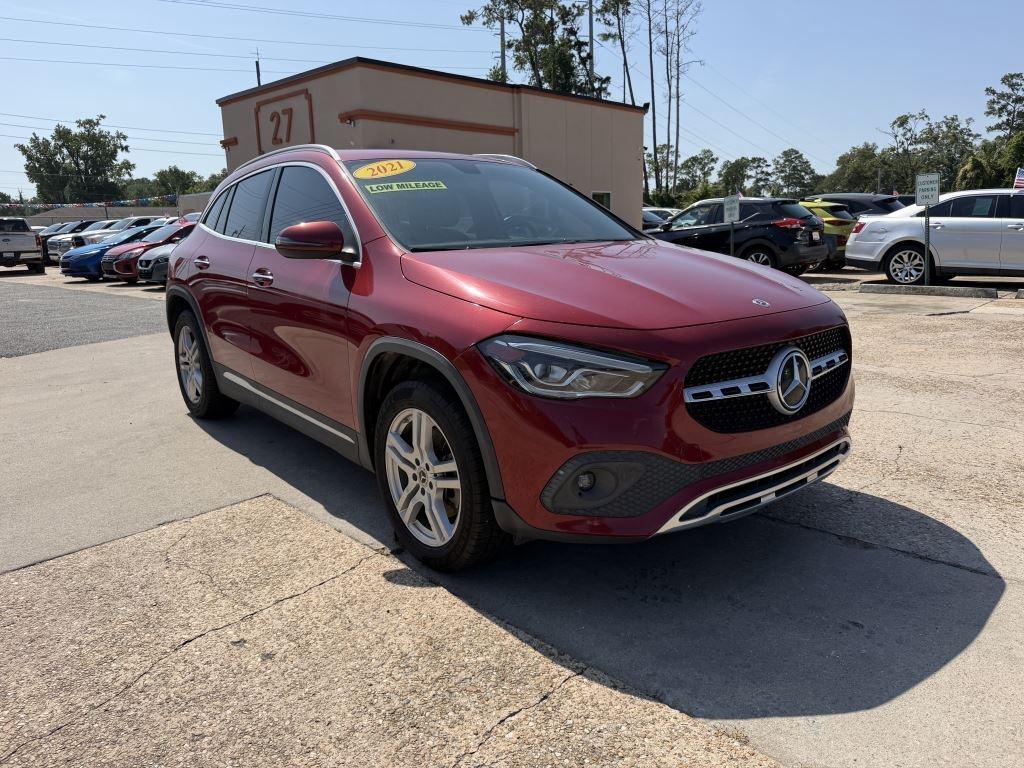 Mercedes-Benz GLA  2021