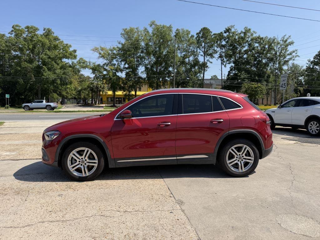 Mercedes-Benz GLA  2021
