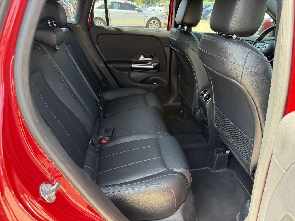 Mercedes-Benz GLA  2021