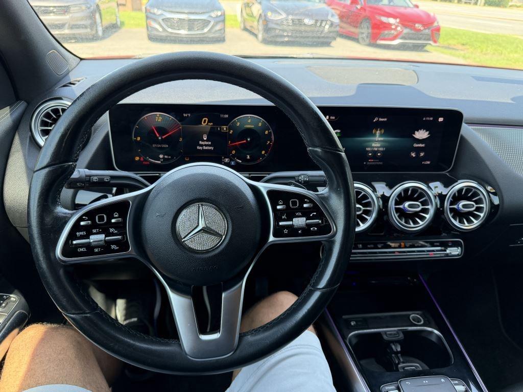 Mercedes-Benz GLA  2021