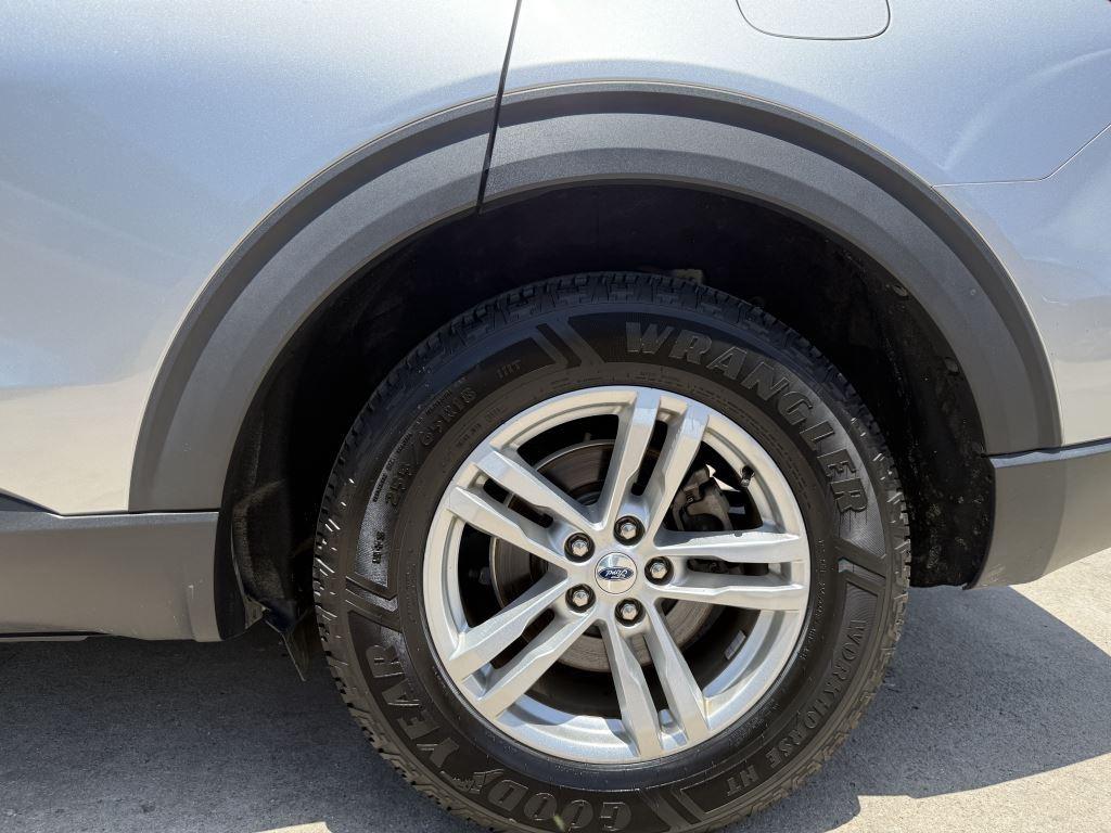 Ford Explorer  2023