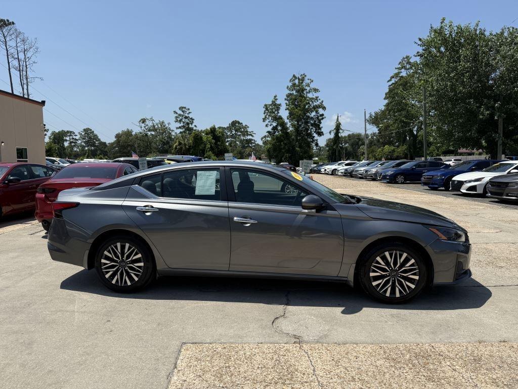 Nissan Altima  2023