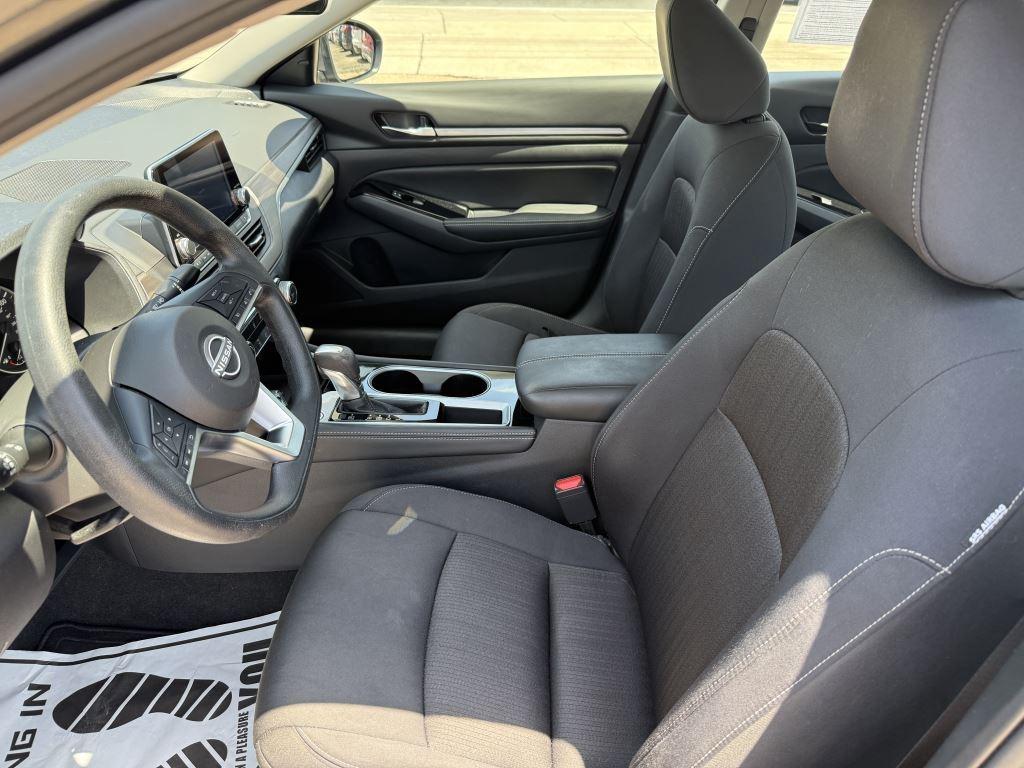 Nissan Altima  2023