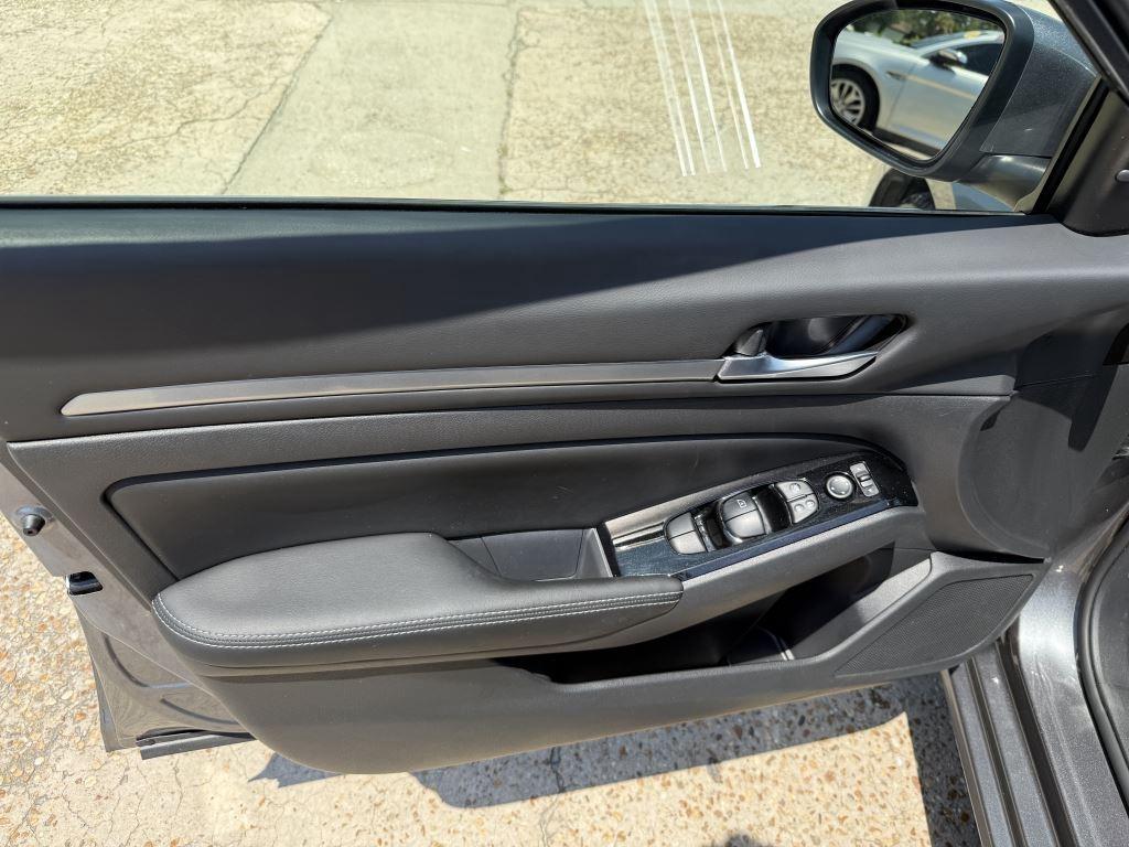 Nissan Altima  2023