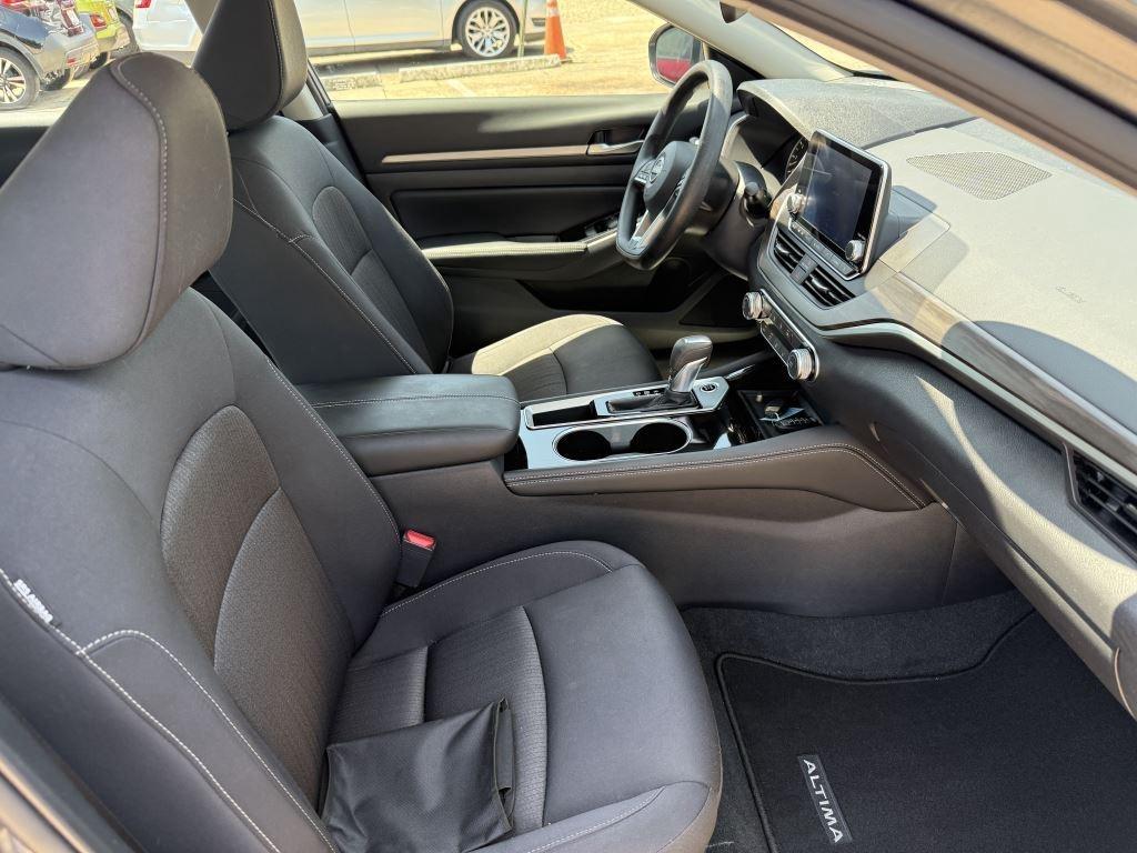Nissan Altima  2023