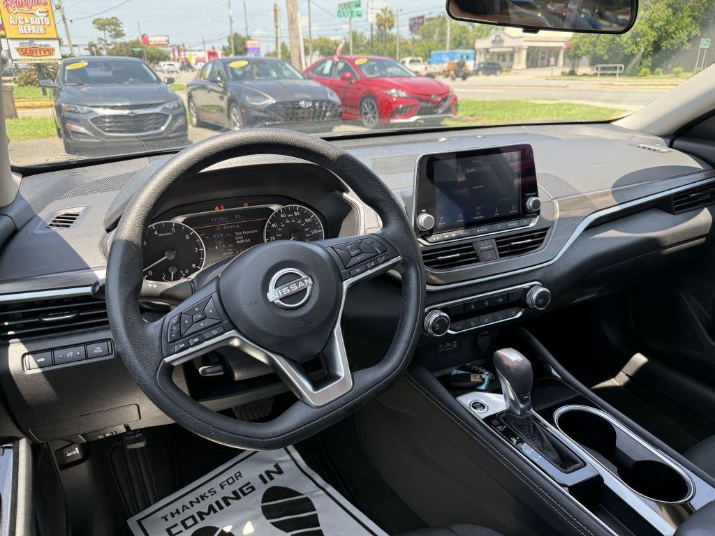 Nissan Altima  2023