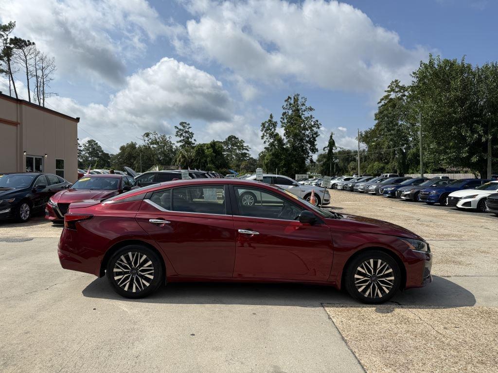 Nissan Altima  2024