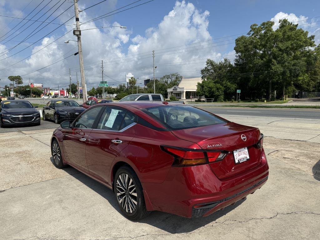 Nissan Altima  2024