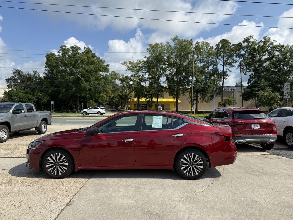 Nissan Altima  2024