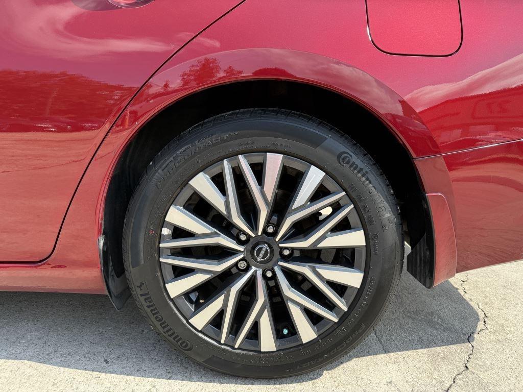 Nissan Altima  2024