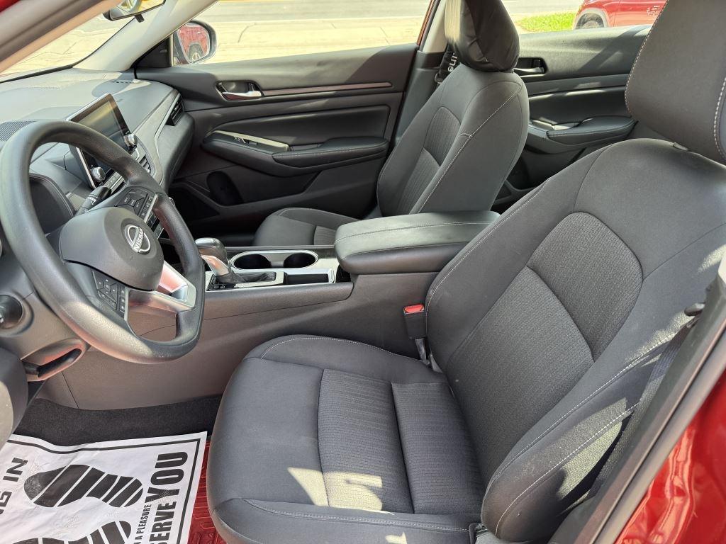 Nissan Altima  2024
