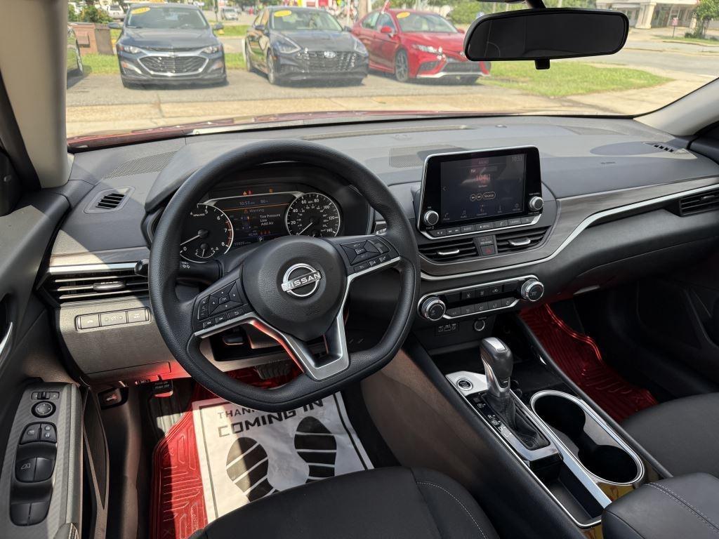 Nissan Altima  2024