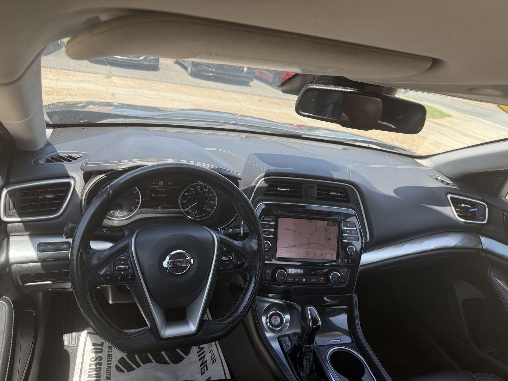 Nissan Maxima  2020