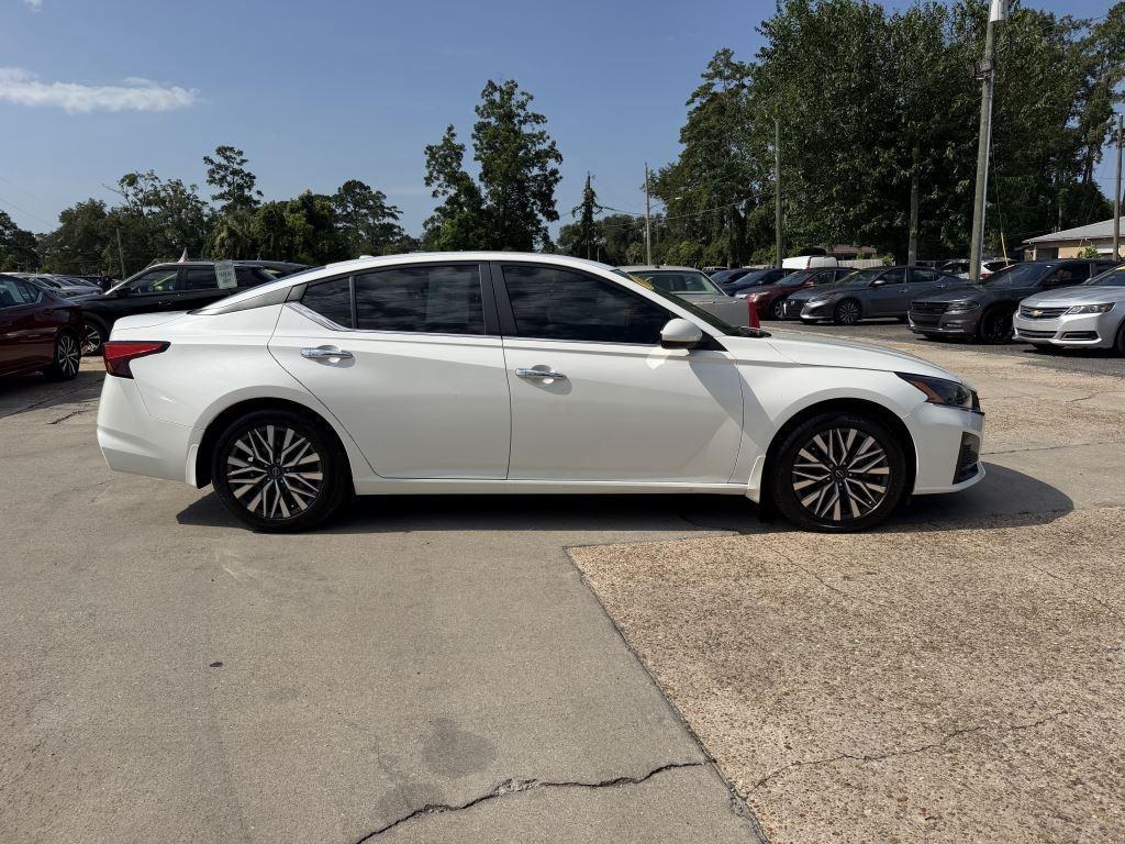 Nissan Altima  2023
