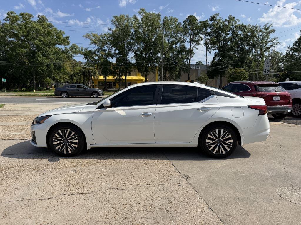 Nissan Altima  2023