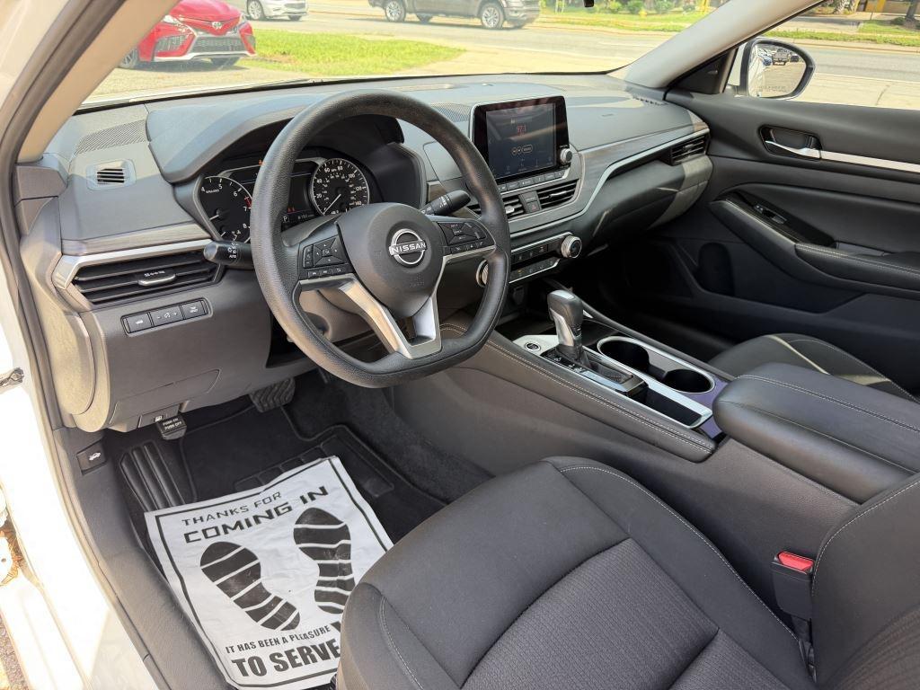 Nissan Altima  2023