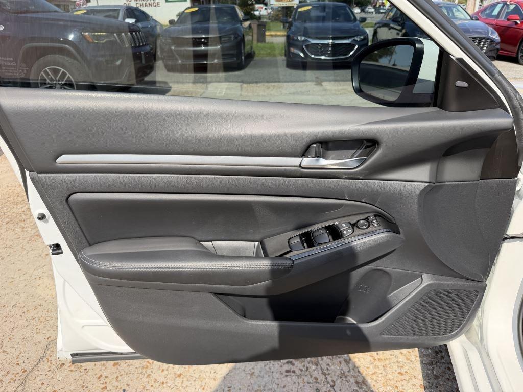 Nissan Altima  2023