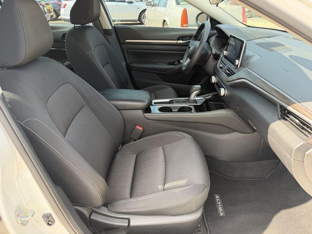 Nissan Altima  2023