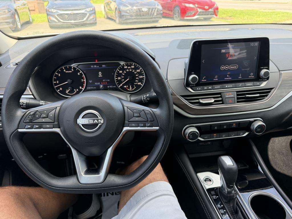 Nissan Altima  2023