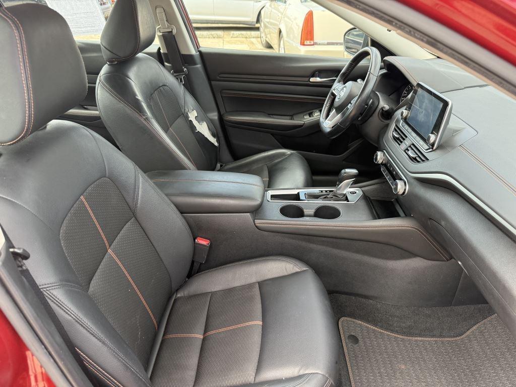 Nissan Altima  2021