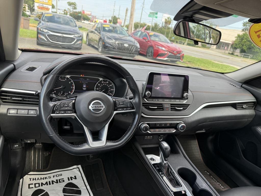 Nissan Altima  2021