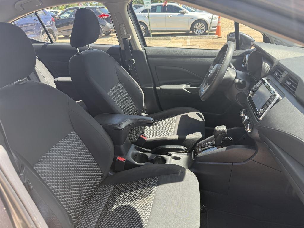 Nissan Versa  2021