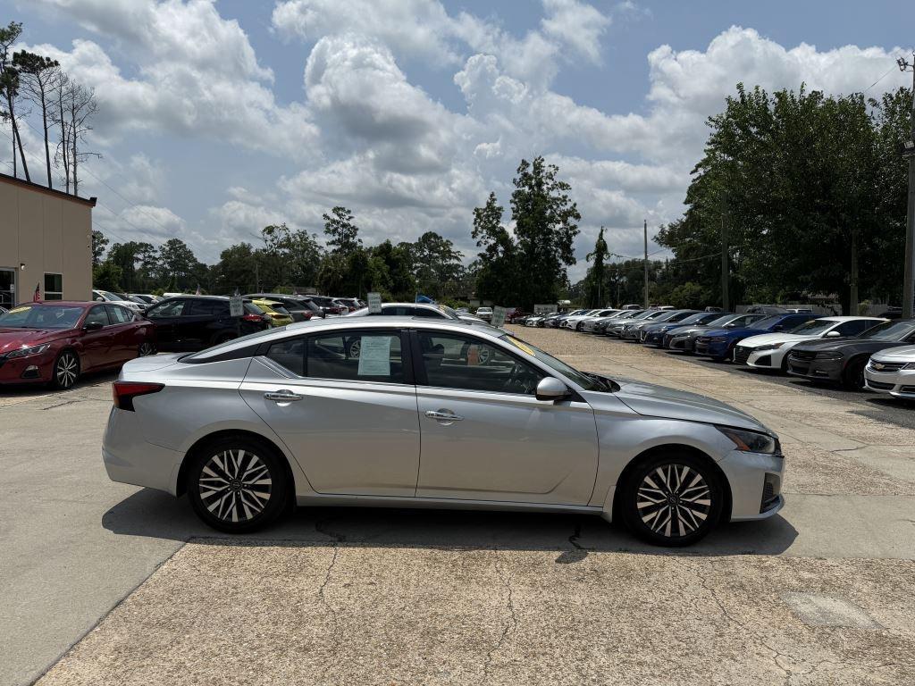 Nissan Altima  2023
