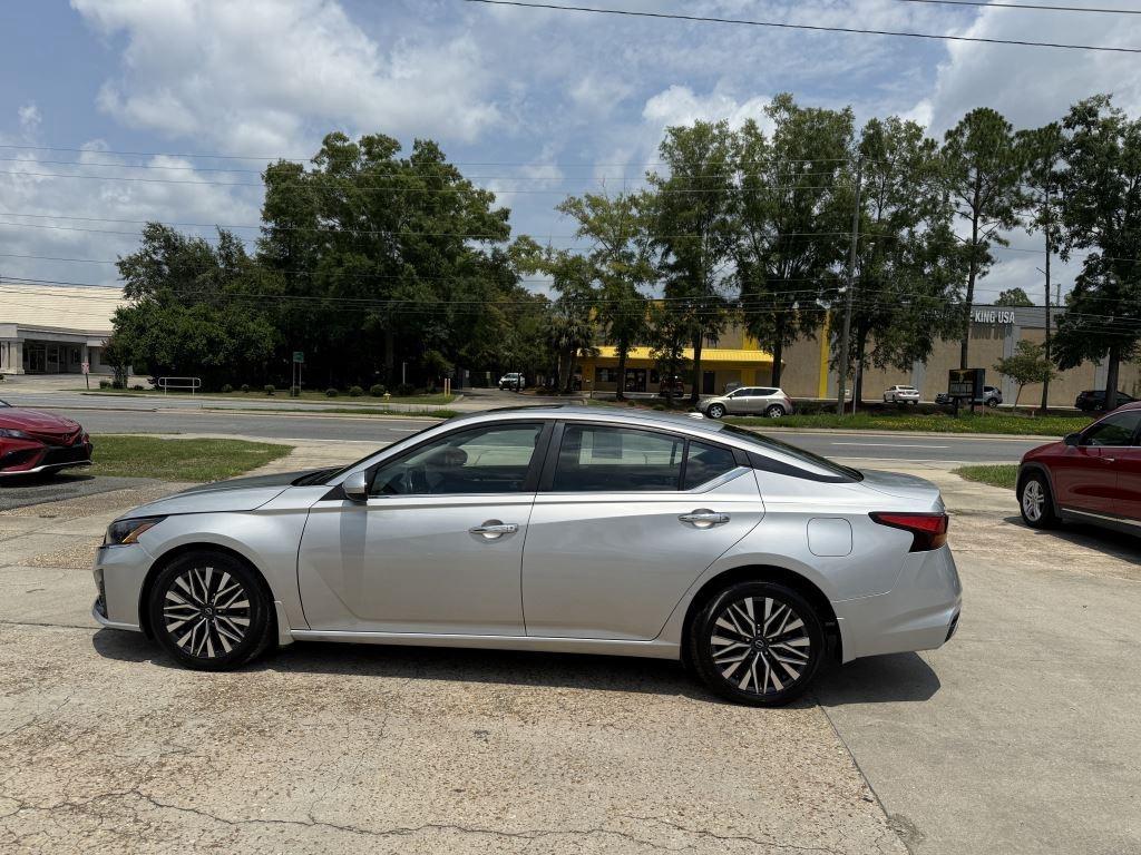 Nissan Altima  2023
