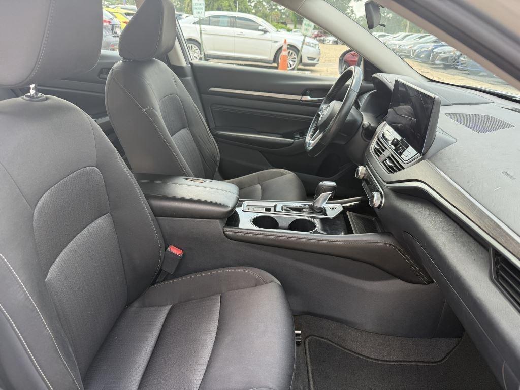 Nissan Altima  2023
