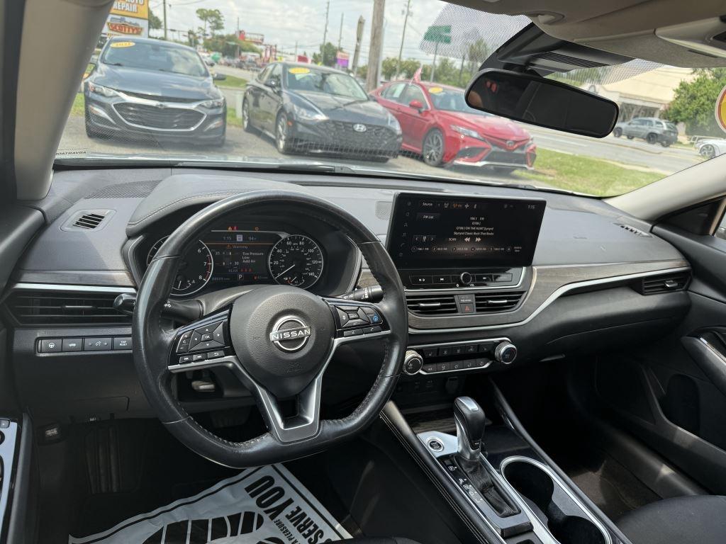 Nissan Altima  2023