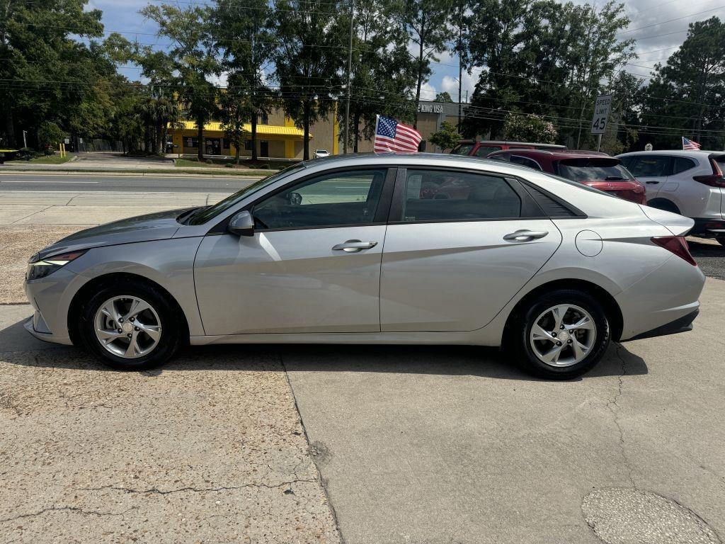 Hyundai Elantra  2021