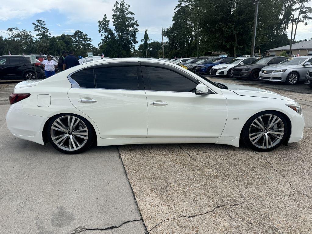 Infiniti Q50  2020