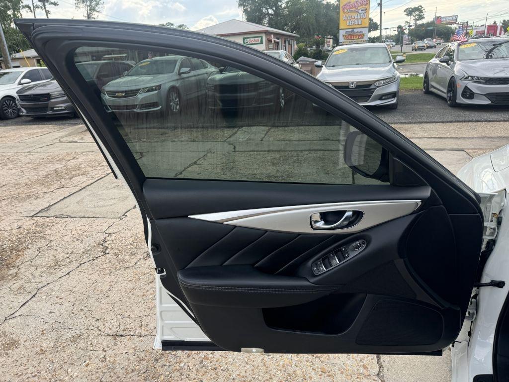 Infiniti Q50  2020