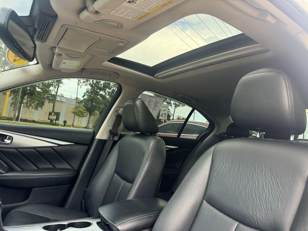 Infiniti Q50  2020