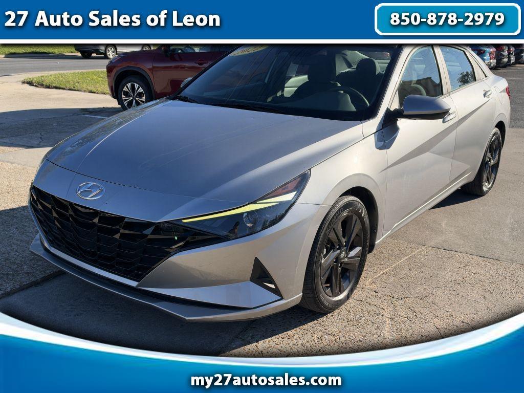 Hyundai Elantra  2022