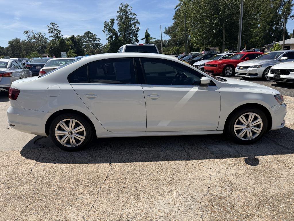 Volkswagen Jetta  2017
