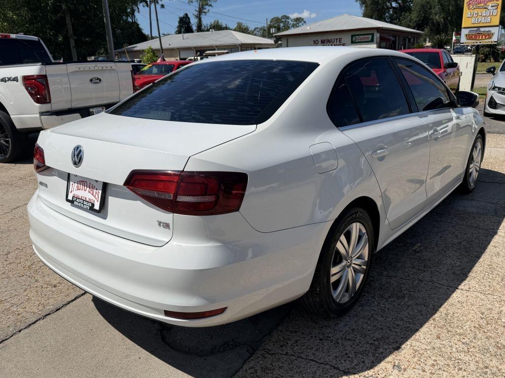 Volkswagen Jetta  2017