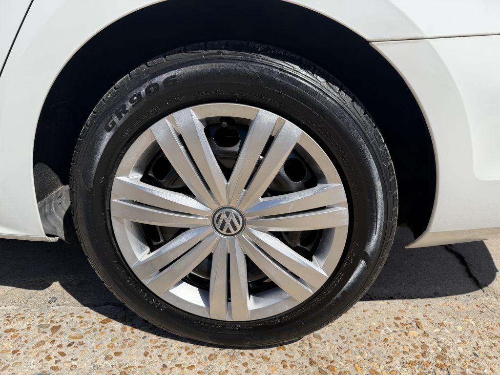 Volkswagen Jetta  2017