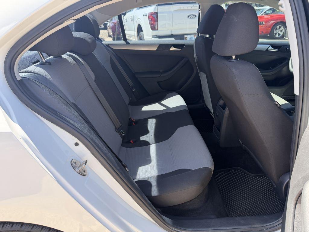 Volkswagen Jetta  2017