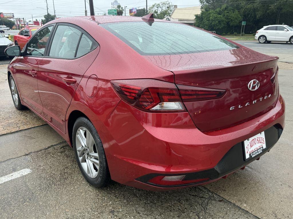 Hyundai Elantra  2019
