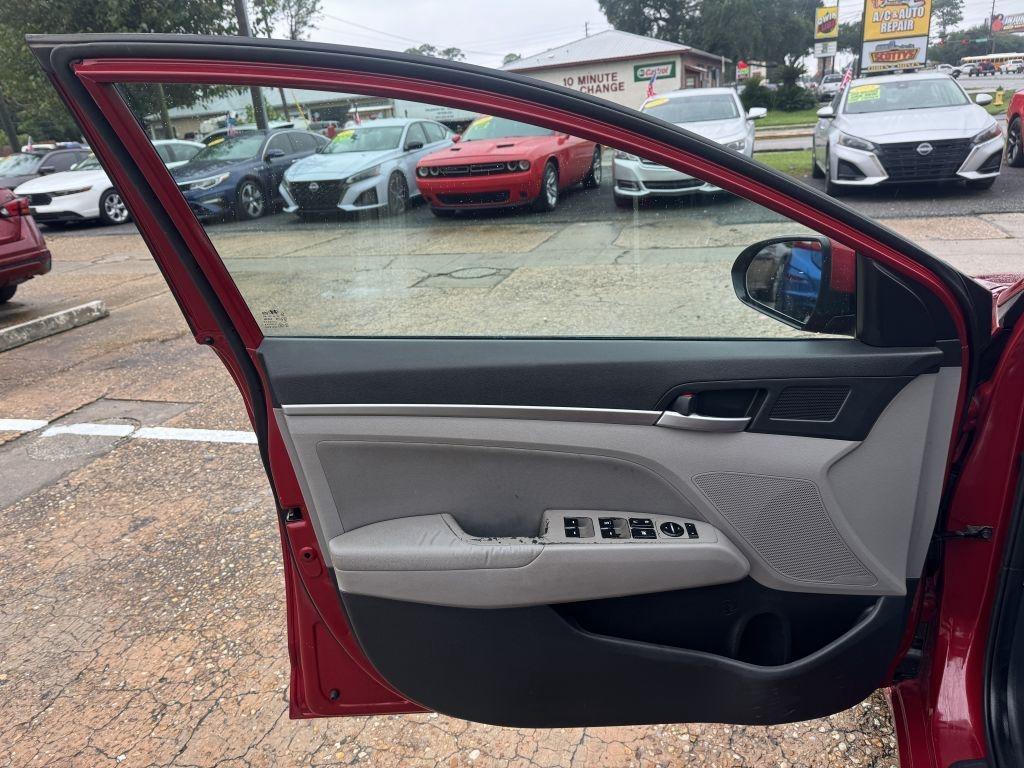 Hyundai Elantra  2019