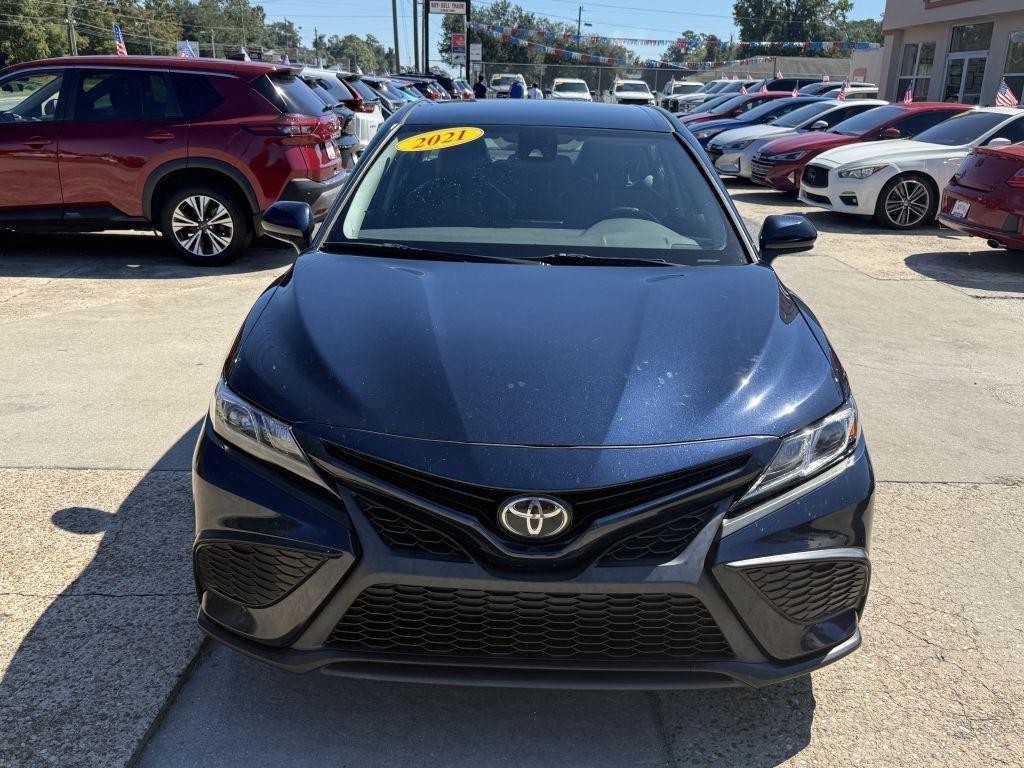 Toyota Camry  2021