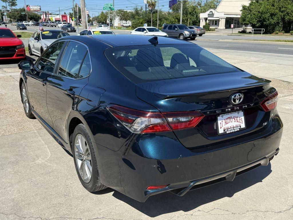 Toyota Camry  2021