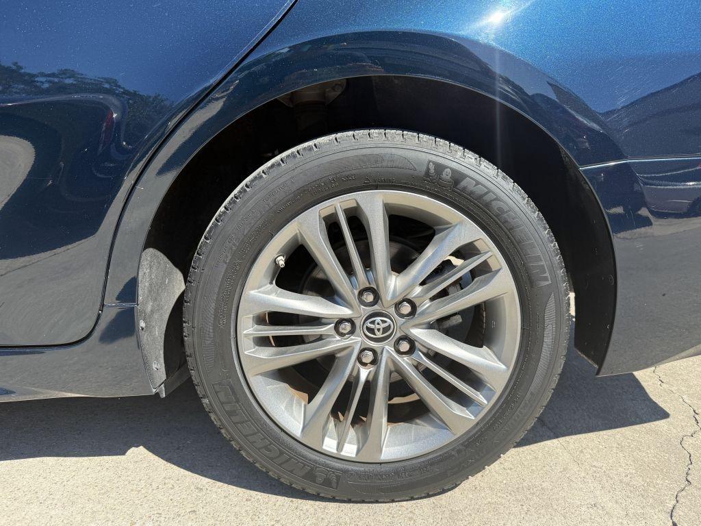 Toyota Camry  2021