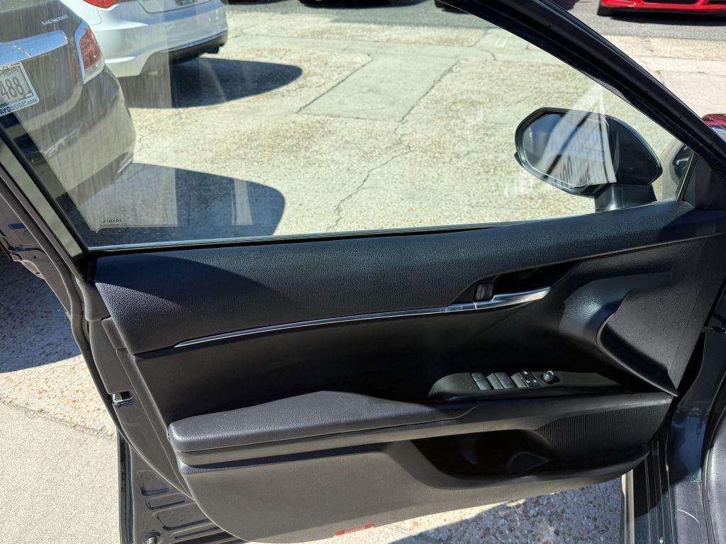 Toyota Camry  2021