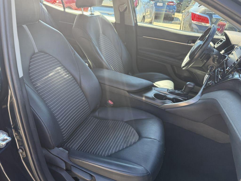 Toyota Camry  2021