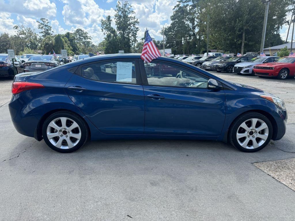 Hyundai Elantra  2013
