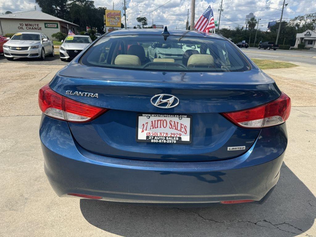 Hyundai Elantra  2013